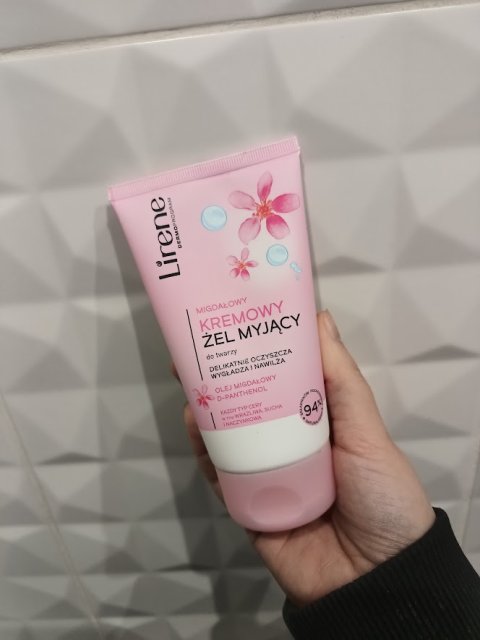 Lirene Dermoprogram, Żel myjący do twarzy, Kremowy, Migdałowy, Z D-Panthenolem