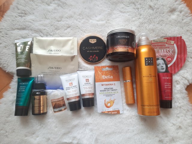 akcja denkowanie! grudzień - kosmetyki w świątecznych opakowaniach i świątecznych kolorach 🎄❄️⛄🎀🎁🎅