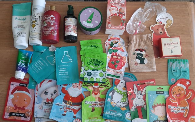akcja denkowanie! grudzień - kosmetyki w świątecznych opakowaniach i świątecznych kolorach 🎄❄️⛄🎀🎁🎅