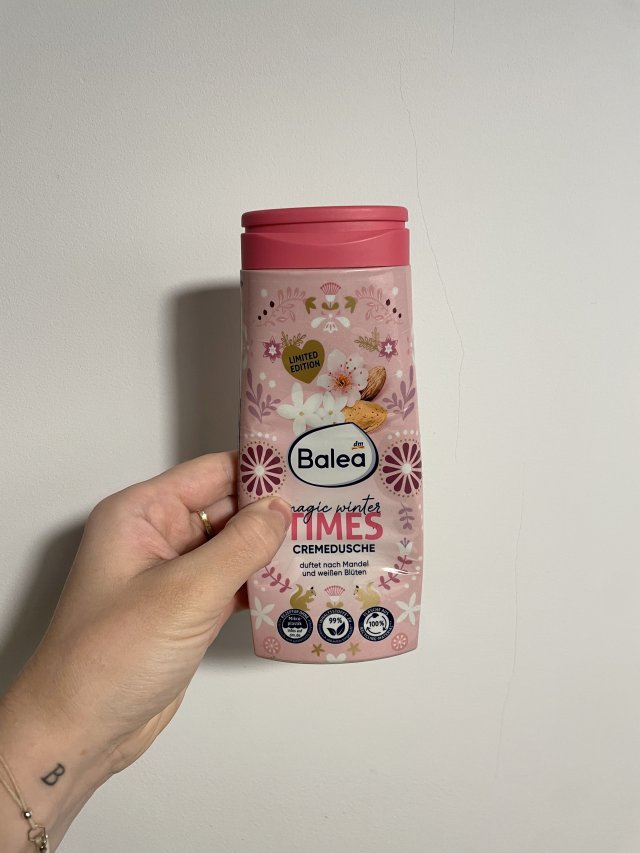 Denkowanie część druga :) Grudzień, kosmetyki w świątecznych opakowaniach lub w świątecznych kolorach: czerwonym, zielonym i złotym 