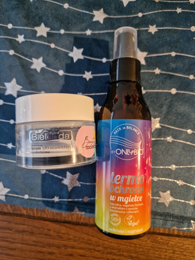 Denkowanie część druga :) Grudzień, kosmetyki w świątecznych opakowaniach lub w świątecznych kolorach: czerwonym, zielonym i złotym 