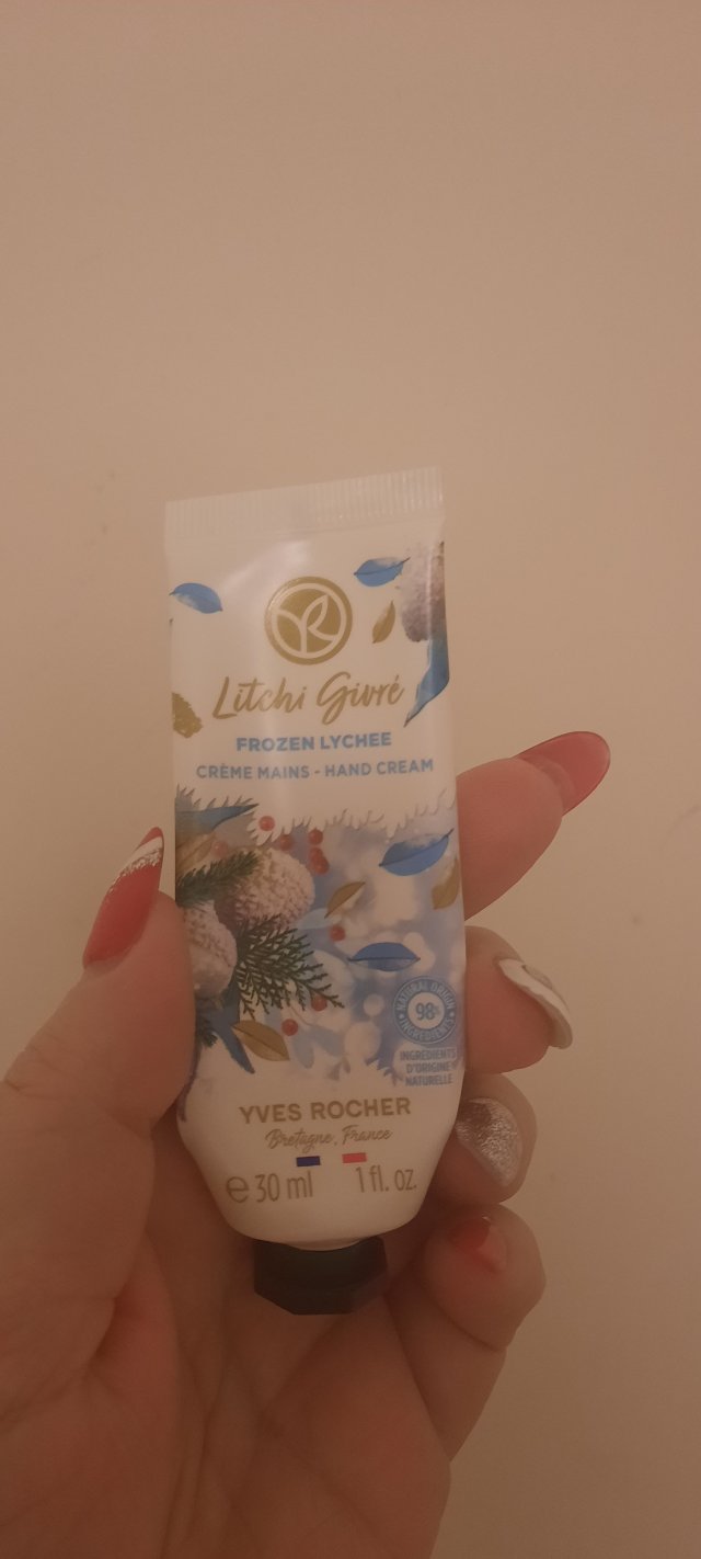 Denkowanie część druga :) Grudzień, kosmetyki w świątecznych opakowaniach lub w świątecznych kolorach: czerwonym, zielonym i złotym 