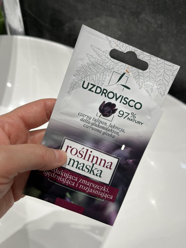 Denkowanie część druga :) Grudzień, kosmetyki w świątecznych opakowaniach lub w świątecznych kolorach: czerwonym, zielonym i złotym 