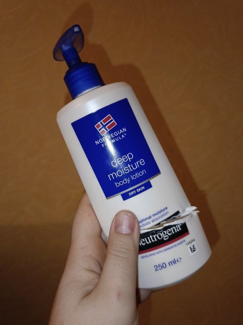 Denkowanie część druga :) Grudzień, kosmetyki w świątecznych opakowaniach lub w świątecznych kolorach: czerwonym, zielonym i złotym 