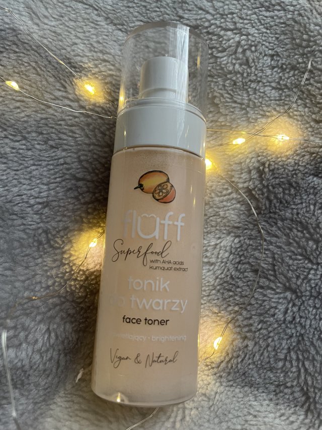 Fluff Superfood, Tonik do twarzy, Rozświetlający, Z kwasami AHA
