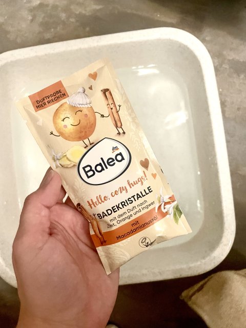 Kryształki do kąpieli, Balea Hello cozy hugs