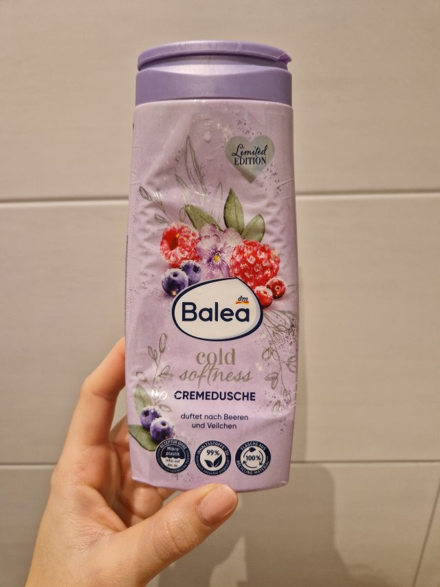 Denkowanie część druga :) Grudzień, kosmetyki w świątecznych opakowaniach lub w świątecznych kolorach: czerwonym, zielonym i złotym 