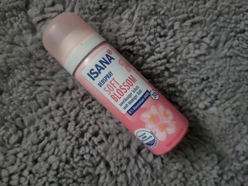 Isana Dezodorant w sprayu, Soft Blossom 