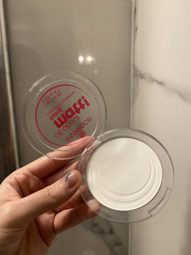 Essence All about matt!, Fixing compact powder, Matujący puder w kompakcie