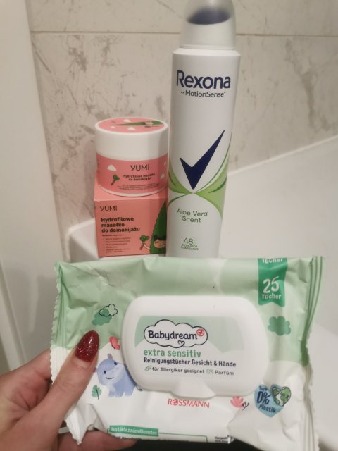 Denkowanie część druga :) Grudzień, kosmetyki w świątecznych opakowaniach lub w świątecznych kolorach: czerwonym, zielonym i złotym 