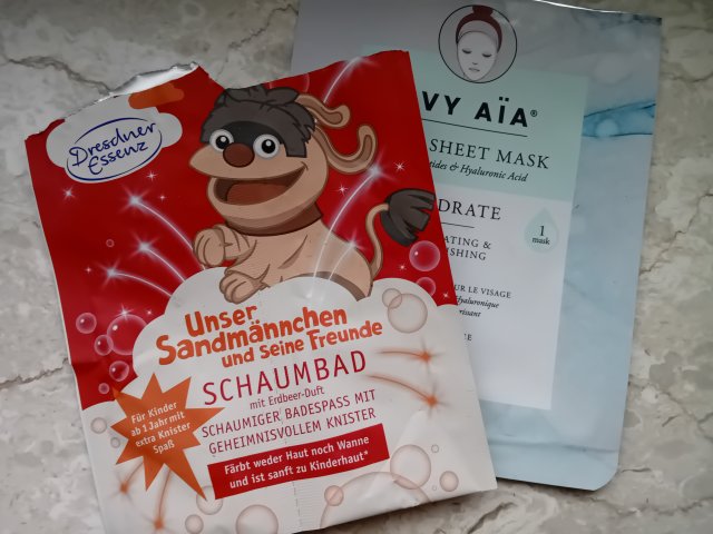 Denkowanie część druga :) Grudzień, kosmetyki w świątecznych opakowaniach lub w świątecznych kolorach: czerwonym, zielonym i złotym 