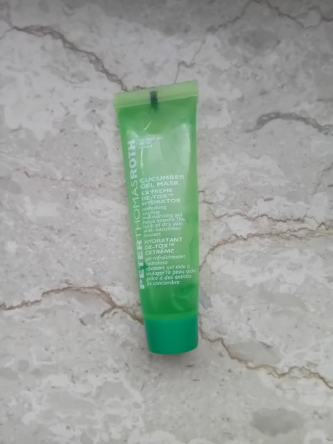 Denkowanie część druga :) Grudzień, kosmetyki w świątecznych opakowaniach lub w świątecznych kolorach: czerwonym, zielonym i złotym 