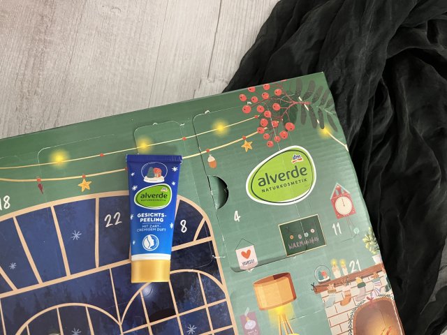 Alverde Peeling do twarzy, Kremowy zapach, Kalendarz Adwentowy 2023