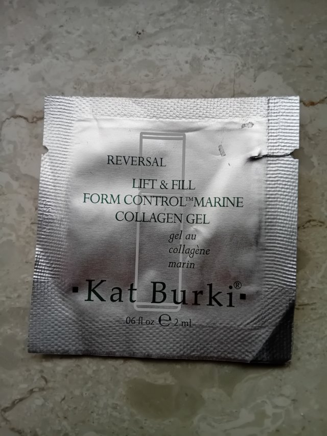 Denkowanie część druga :) Grudzień, kosmetyki w świątecznych opakowaniach lub w świątecznych kolorach: czerwonym, zielonym i złotym 