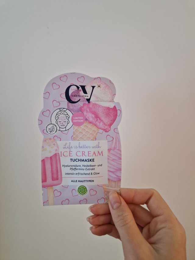 Denkowanie część druga :) Grudzień, kosmetyki w świątecznych opakowaniach lub w świątecznych kolorach: czerwonym, zielonym i złotym 