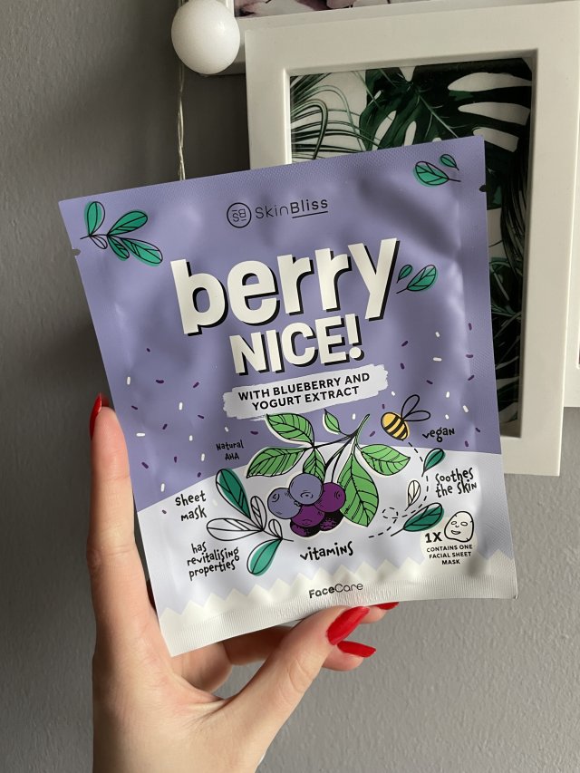 SkinBliss Maska do twarzy w płacie, Berry Nice!, Z wyciągiem z jagód i jogurtem