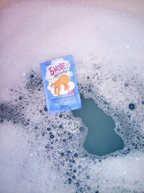 Denkowanie część druga :) Grudzień, kosmetyki w świątecznych opakowaniach lub w świątecznych kolorach: czerwonym, zielonym i złotym 