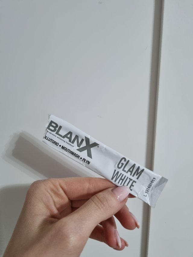 Denkowanie część druga :) Grudzień, kosmetyki w świątecznych opakowaniach lub w świątecznych kolorach: czerwonym, zielonym i złotym 