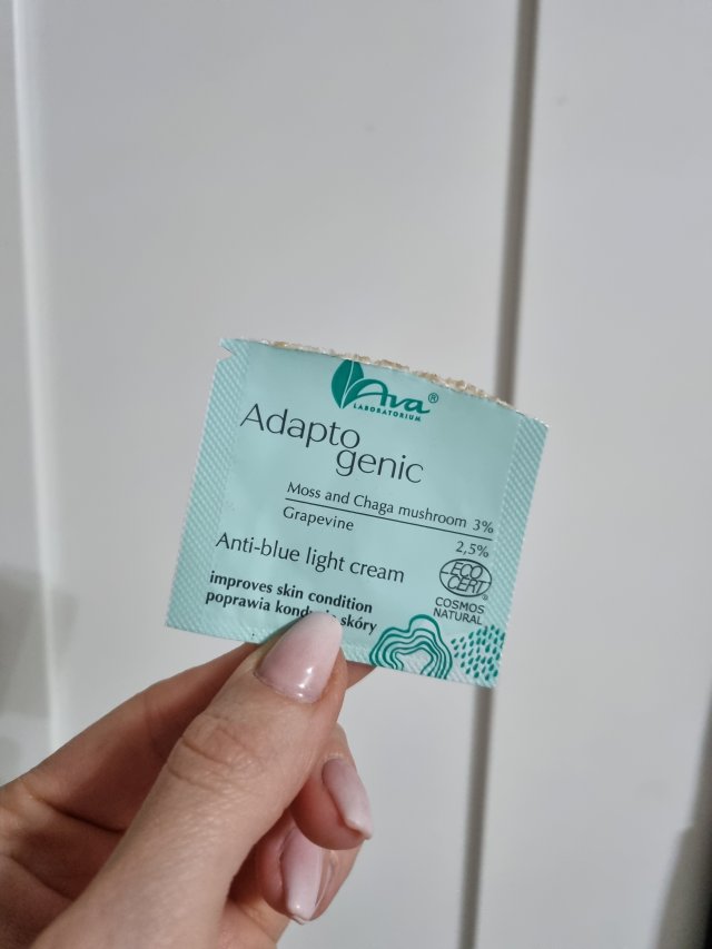 Denkowanie część druga :) Grudzień, kosmetyki w świątecznych opakowaniach lub w świątecznych kolorach: czerwonym, zielonym i złotym 