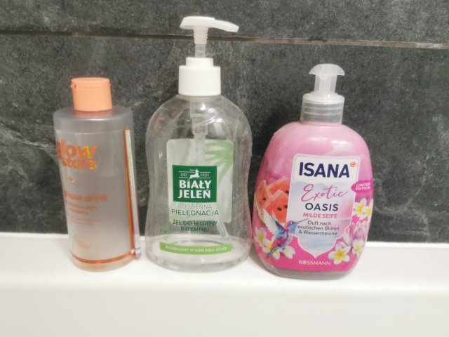 Denkowanie część druga :) Grudzień, kosmetyki w świątecznych opakowaniach lub w świątecznych kolorach: czerwonym, zielonym i złotym 