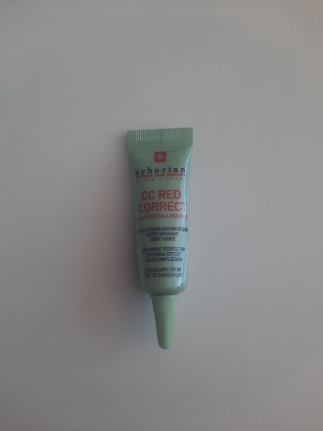 Denkowanie część druga :) Grudzień, kosmetyki w świątecznych opakowaniach lub w świątecznych kolorach: czerwonym, zielonym i złotym 