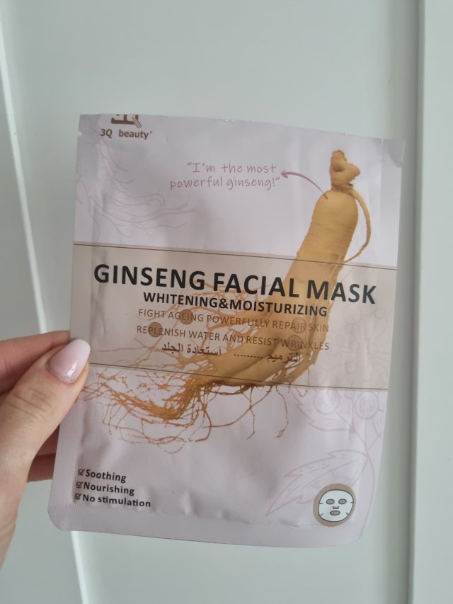 Denkowanie część druga :) Grudzień, kosmetyki w świątecznych opakowaniach lub w świątecznych kolorach: czerwonym, zielonym i złotym 