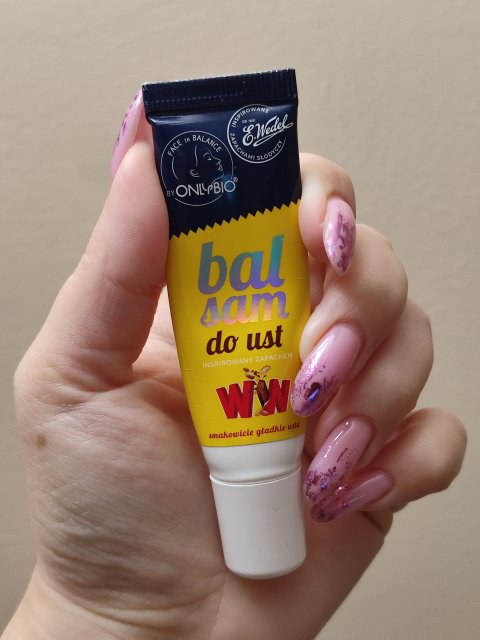 Denkowanie część druga :) Grudzień, kosmetyki w świątecznych opakowaniach lub w świątecznych kolorach: czerwonym, zielonym i złotym 