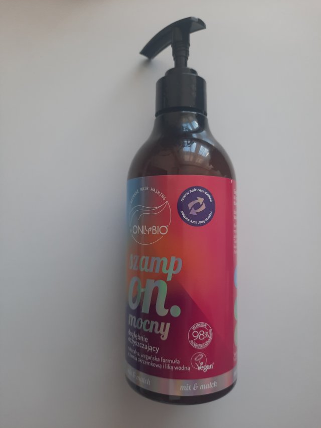 Denkowanie część druga :) Grudzień, kosmetyki w świątecznych opakowaniach lub w świątecznych kolorach: czerwonym, zielonym i złotym 