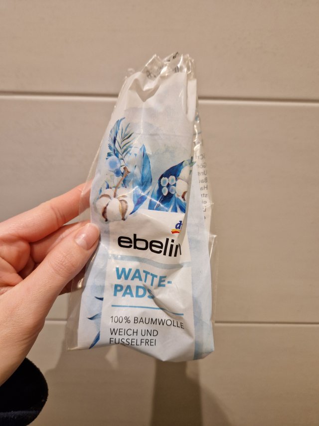 Denkowanie część druga :) Grudzień, kosmetyki w świątecznych opakowaniach lub w świątecznych kolorach: czerwonym, zielonym i złotym 