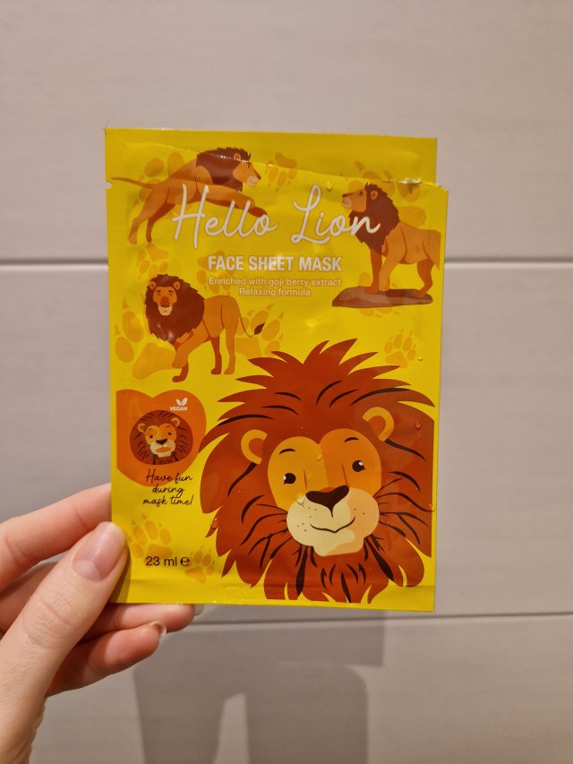 Denkowanie część druga :) Grudzień, kosmetyki w świątecznych opakowaniach lub w świątecznych kolorach: czerwonym, zielonym i złotym 