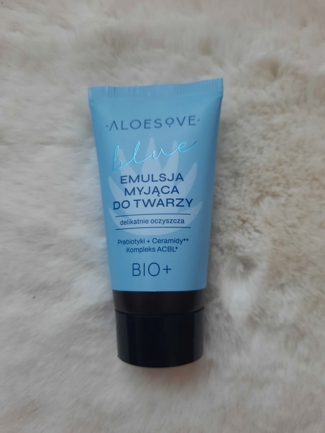 Denkowanie część druga :) Grudzień, kosmetyki w świątecznych opakowaniach lub w świątecznych kolorach: czerwonym, zielonym i złotym 