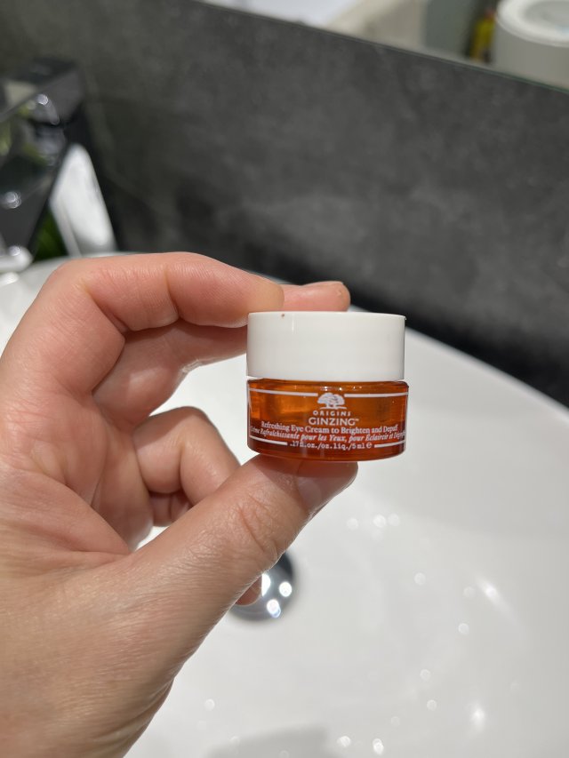 Denkowanie część druga :) Grudzień, kosmetyki w świątecznych opakowaniach lub w świątecznych kolorach: czerwonym, zielonym i złotym 