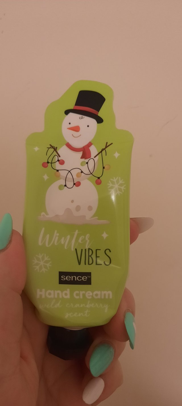 Denkowanie część druga :) Grudzień, kosmetyki w świątecznych opakowaniach lub w świątecznych kolorach: czerwonym, zielonym i złotym 