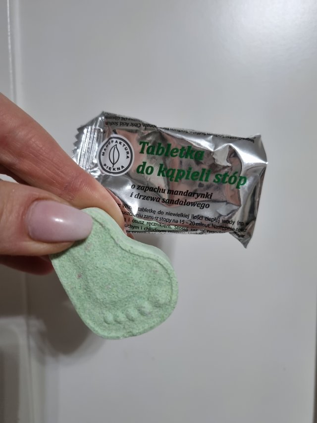 Denkowanie część druga :) Grudzień, kosmetyki w świątecznych opakowaniach lub w świątecznych kolorach: czerwonym, zielonym i złotym 