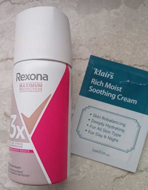 Denkowanie część druga :) Grudzień, kosmetyki w świątecznych opakowaniach lub w świątecznych kolorach: czerwonym, zielonym i złotym 