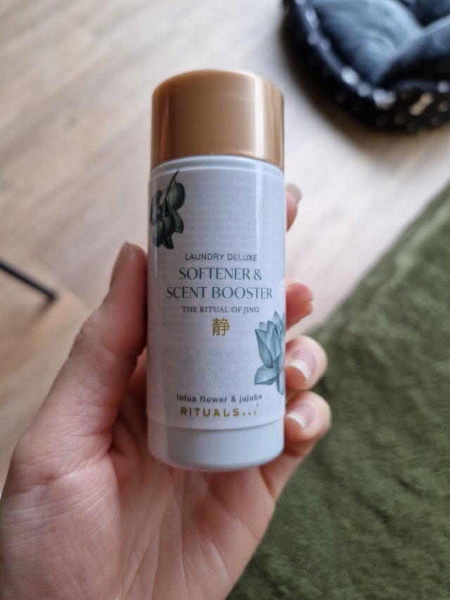 Denkowanie część druga :) Grudzień, kosmetyki w świątecznych opakowaniach lub w świątecznych kolorach: czerwonym, zielonym i złotym 