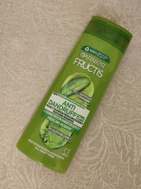 Denkowanie część druga :) Grudzień, kosmetyki w świątecznych opakowaniach lub w świątecznych kolorach: czerwonym, zielonym i złotym 