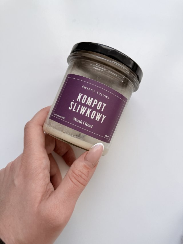 Denkowanie część druga :) Luty: Walentynkowy klimat, wszystkie odcienie czerwieni i różowego, a także z serduszkami, buziakami oraz motyw kwiatowy