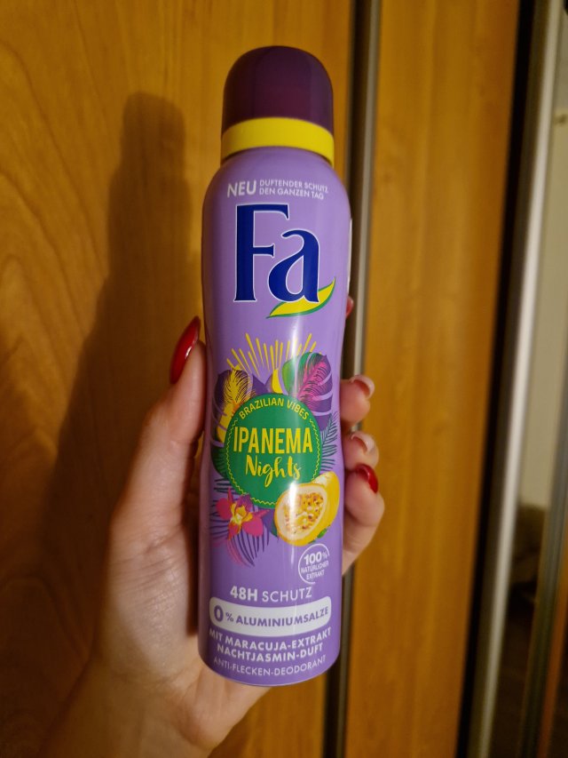 Denkowanie część druga :) Luty: Walentynkowy klimat, wszystkie odcienie czerwieni i różowego, a także z serduszkami, buziakami oraz motyw kwiatowy