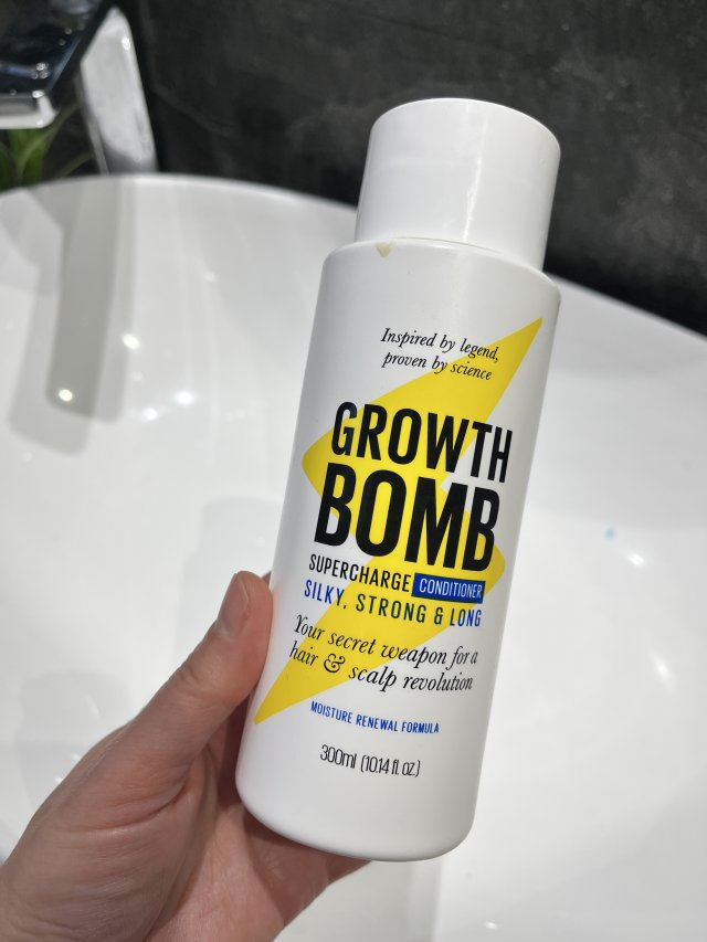 Denkowanie część druga :) Luty: Walentynkowy klimat, wszystkie odcienie czerwieni i różowego, a także z serduszkami, buziakami oraz motyw kwiatowy