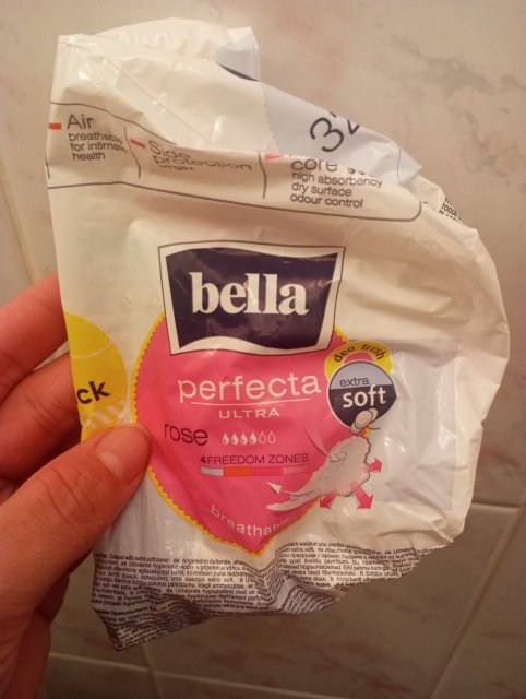 Denkowanie część druga :) Luty: Walentynkowy klimat, wszystkie odcienie czerwieni i różowego, a także z serduszkami, buziakami oraz motyw kwiatowy