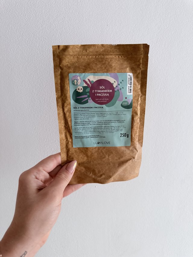 Denkowanie część druga :) Luty: Walentynkowy klimat, wszystkie odcienie czerwieni i różowego, a także z serduszkami, buziakami oraz motyw kwiatowy