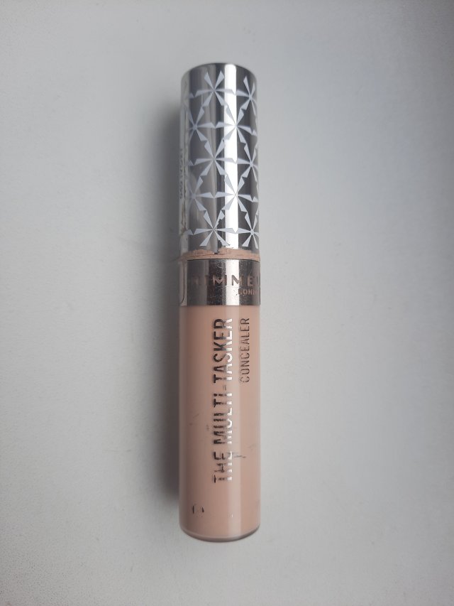 Denkowanie część druga :) Luty: Walentynkowy klimat, wszystkie odcienie czerwieni i różowego, a także z serduszkami, buziakami oraz motyw kwiatowy