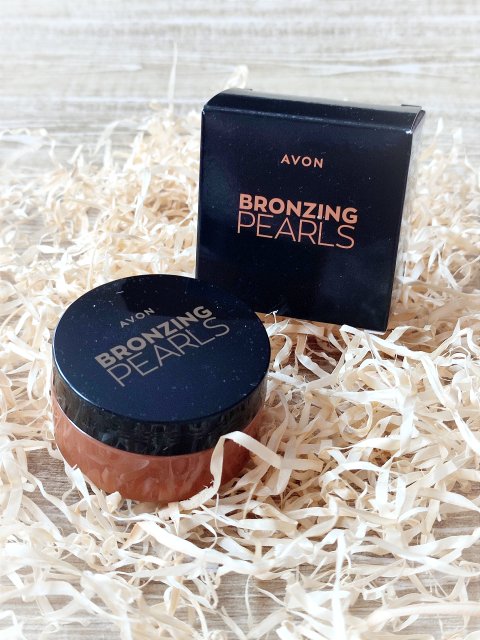 Kuleczki brązujące Avon 