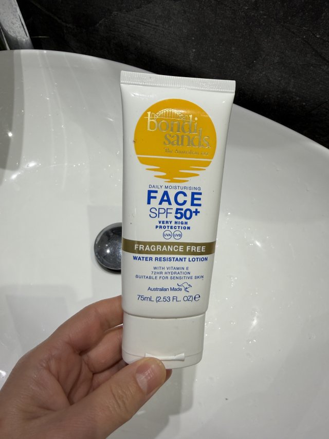 Denkowanie część druga :) Luty: Walentynkowy klimat, wszystkie odcienie czerwieni i różowego, a także z serduszkami, buziakami oraz motyw kwiatowy