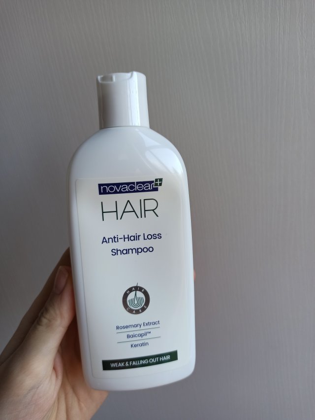 Denkowanie część druga :) Luty: Walentynkowy klimat, wszystkie odcienie czerwieni i różowego, a także z serduszkami, buziakami oraz motyw kwiatowy