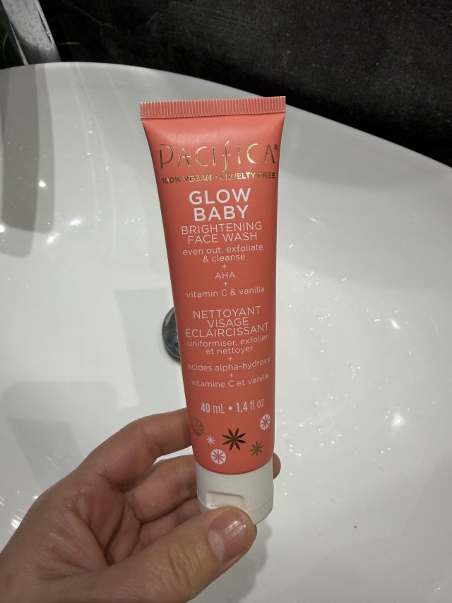 Denkowanie część druga :) Luty: Walentynkowy klimat, wszystkie odcienie czerwieni i różowego, a także z serduszkami, buziakami oraz motyw kwiatowy