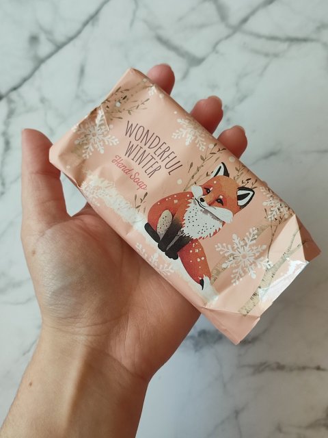 Denkowanie część druga :) Luty: Walentynkowy klimat, wszystkie odcienie czerwieni i różowego, a także z serduszkami, buziakami oraz motyw kwiatowy