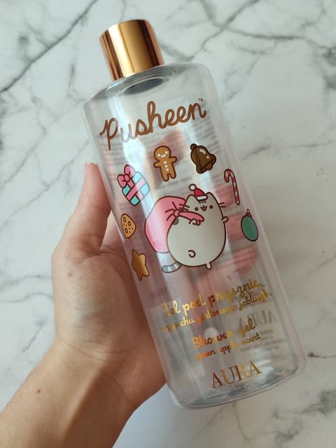 Denkowanie część druga :) Luty: Walentynkowy klimat, wszystkie odcienie czerwieni i różowego, a także z serduszkami, buziakami oraz motyw kwiatowy