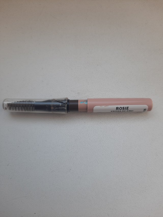 Denkowanie część druga :) Luty: Walentynkowy klimat, wszystkie odcienie czerwieni i różowego, a także z serduszkami, buziakami oraz motyw kwiatowy